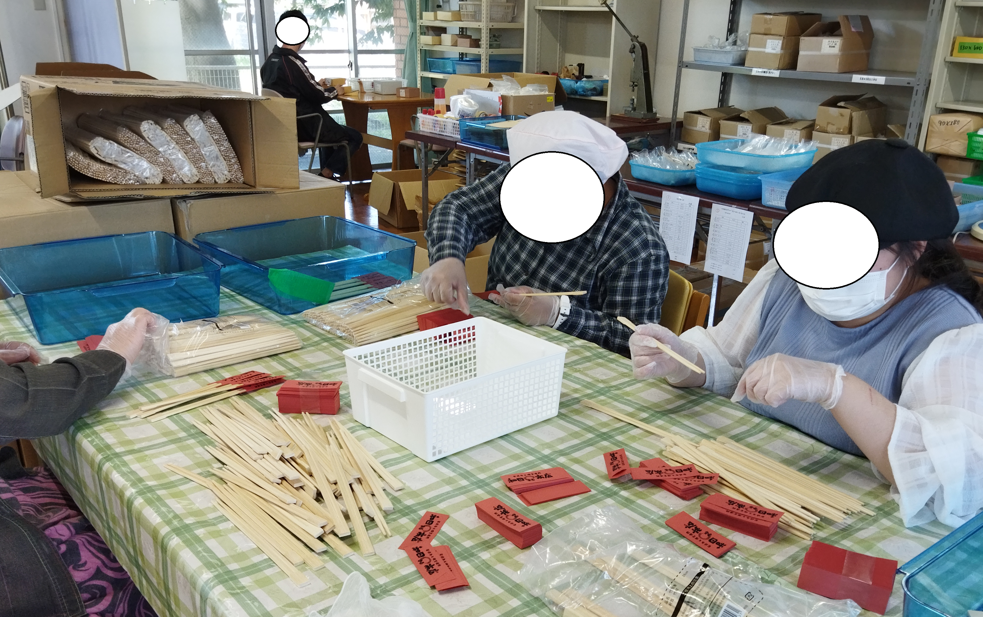 利用者さんと一緒に施設へボランティアに行きました