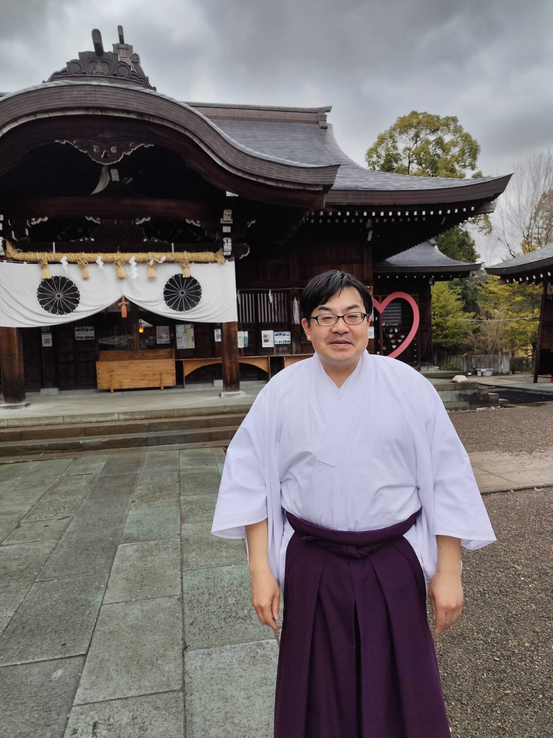 藤島神社に伺い、新田義貞氏の子孫の宮司さんにお話聞きました